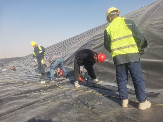 Отличная устойчивость к химическим веществам HDPE геомембрана для эффективного контроля просачивания в инженерных приложениях окружающей среды