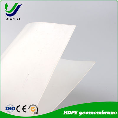 Геомембрана из белого цвета HDPE отражает солнечный свет для теплоизоляции в фотоэлектростанциях и бассейнах под открытым небом