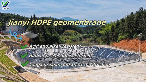 Высококачественный HDPE гладкий геомембранный линейник с 700% удлинением, плотностью 0,939 г/см3 и отличной химической стойкостью для аквакультуры